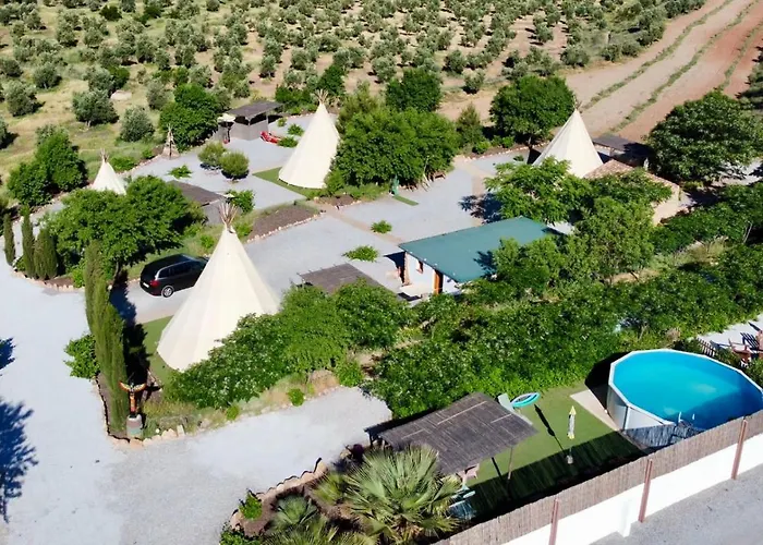 Hébergement de vacances Boutique Teepee Sleeps 2 With Pool